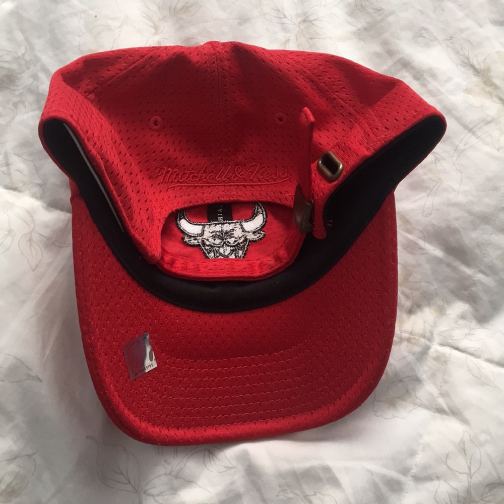 Bulls Hat - Picture 2 of 2
